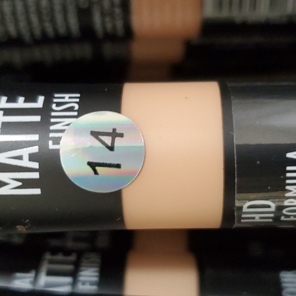 Amuse Skin Perfecting Natural Matte Liquid Foundation - Picture 4 of 8